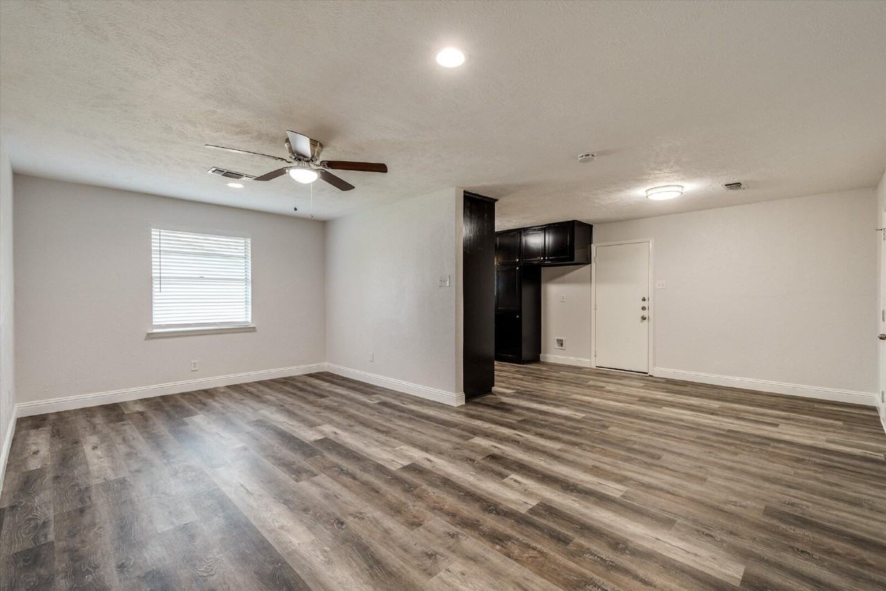 801 Poinsettia Dr - Photo 7 of 17