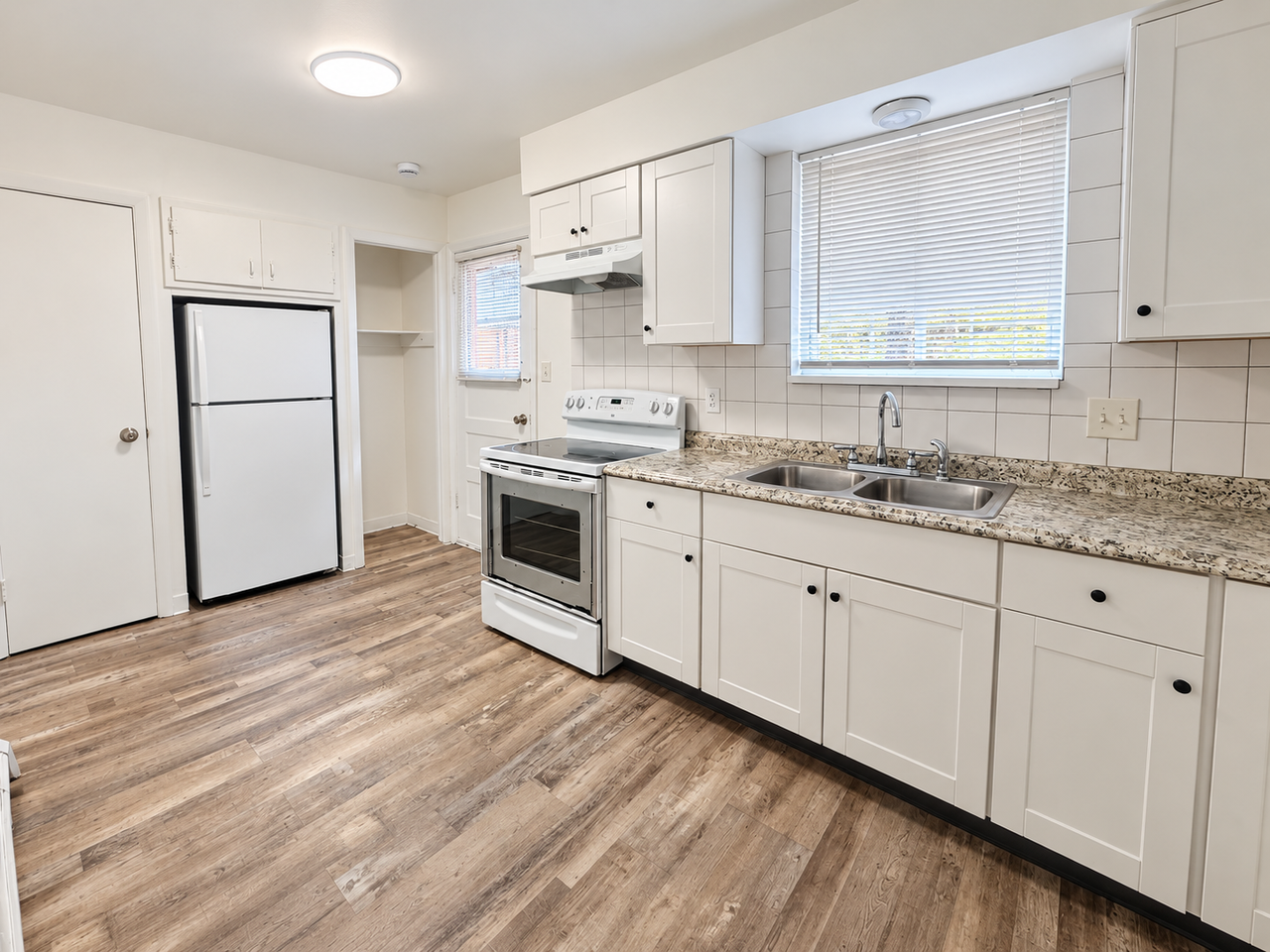 4677 W Tennessee Ave - Photo 2 of 11