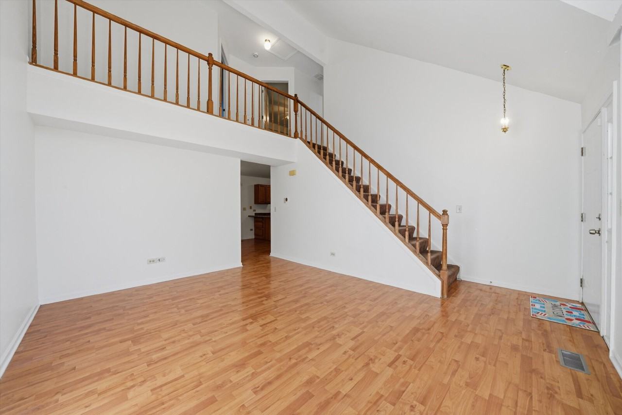 182 Wellington Cir - Photo 5 of 25