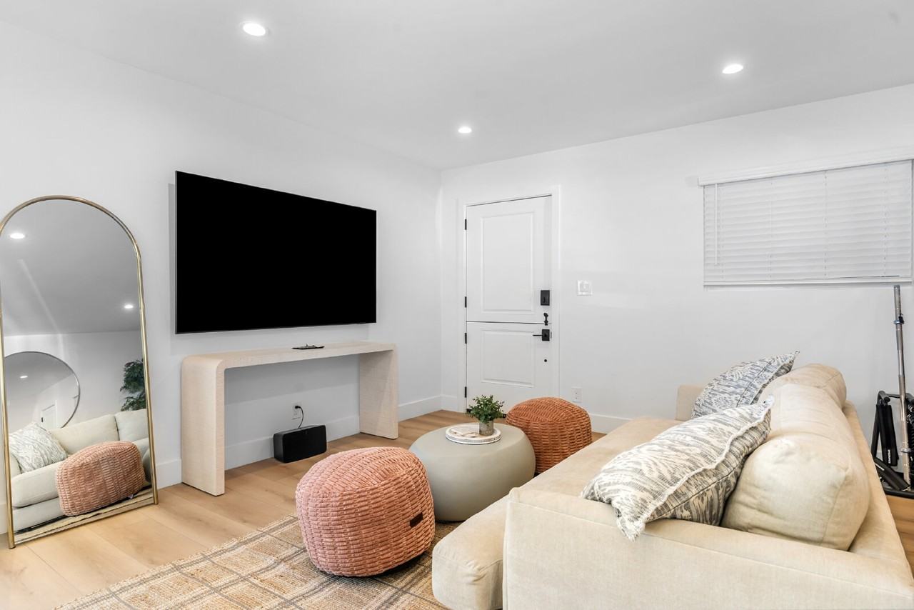 913 W Balboa Blvd #A - Photo 6 of 20