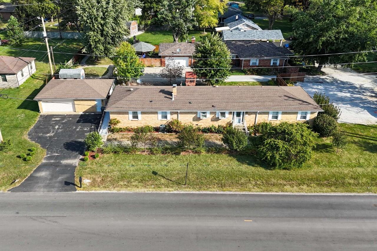 1022 E Banta Rd - Photo 2 of 50