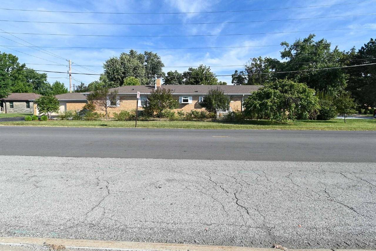 1022 E Banta Rd - Photo 3 of 50