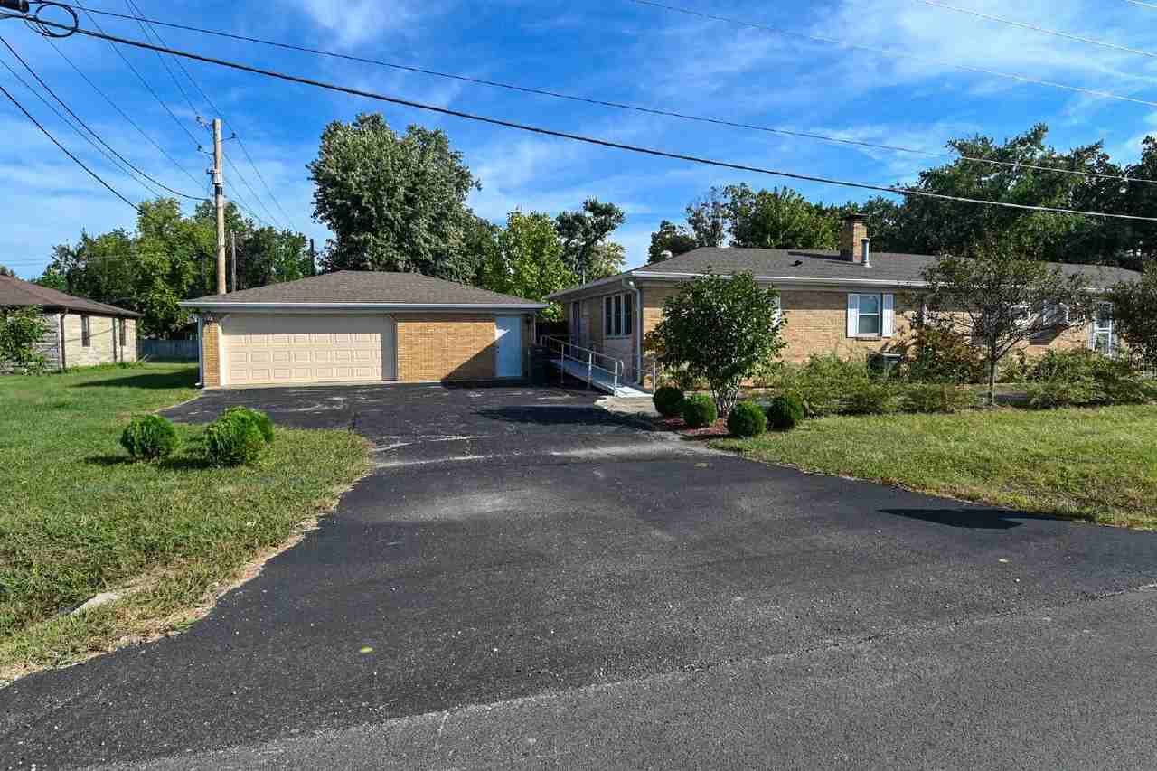 1022 E Banta Rd - Photo 5 of 50