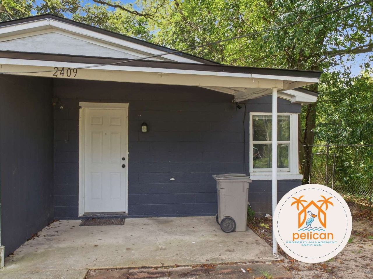 2409 W Lakeview Ave - Photo 2 of 17
