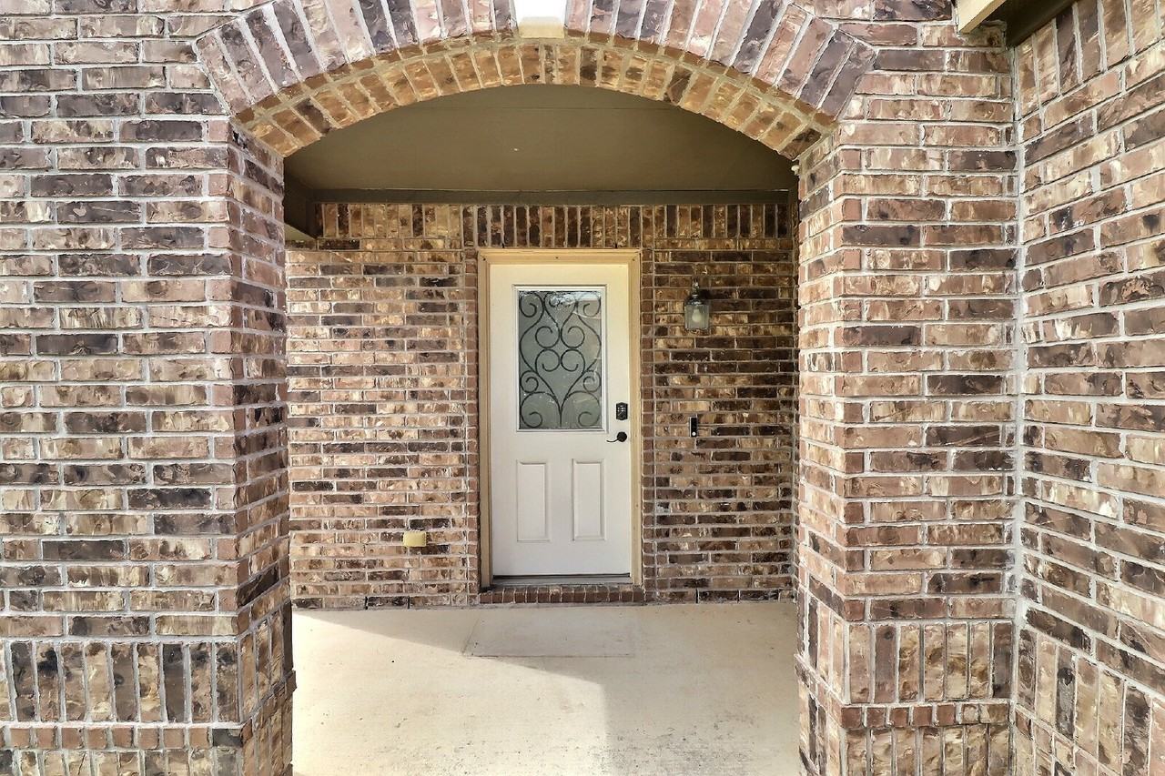 9639 Pleasanton Pl - Photo 2 of 18