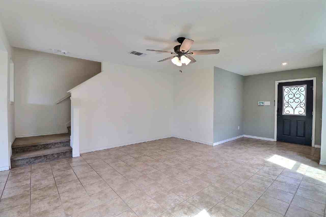 9639 Pleasanton Pl - Photo 3 of 18
