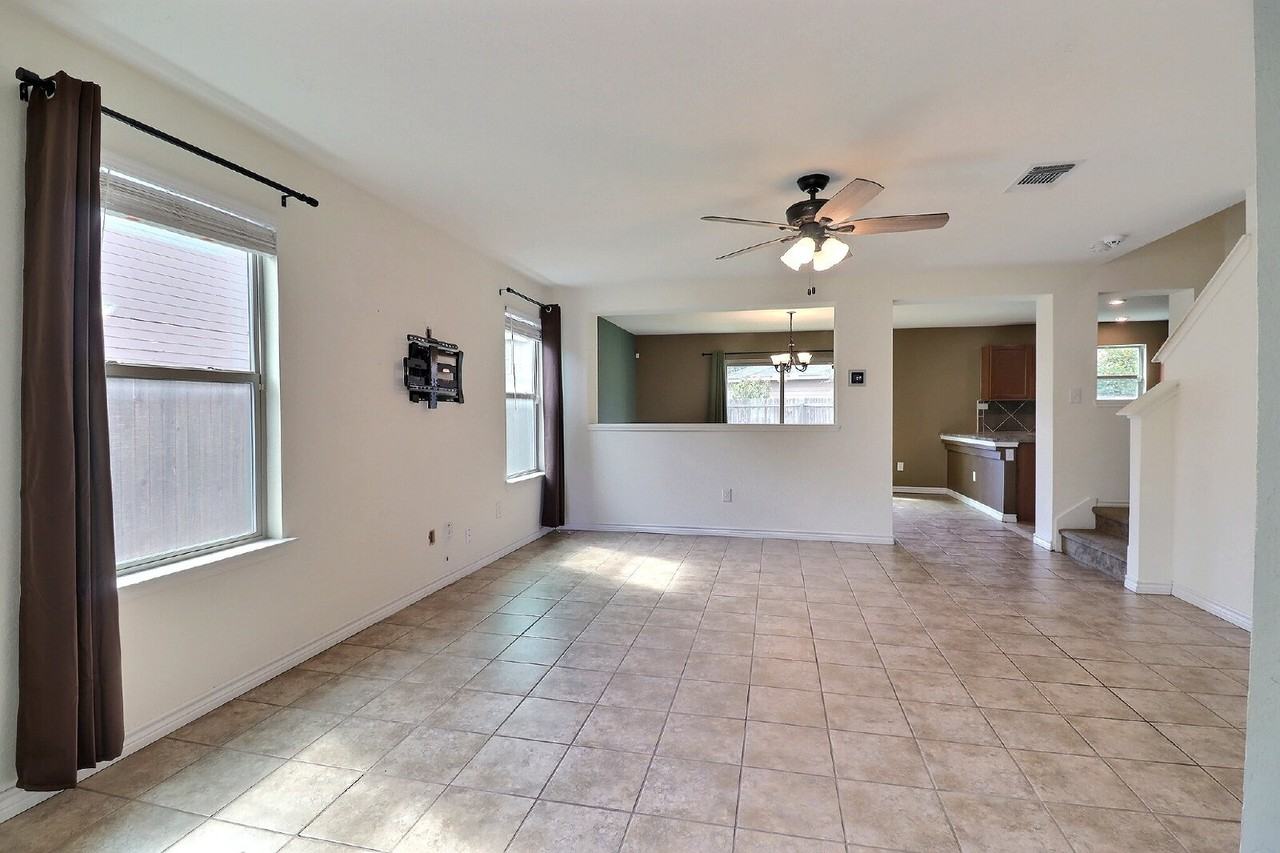 9639 Pleasanton Pl - Photo 4 of 18
