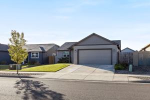 featured image of 1447 Se Snowberry Ave