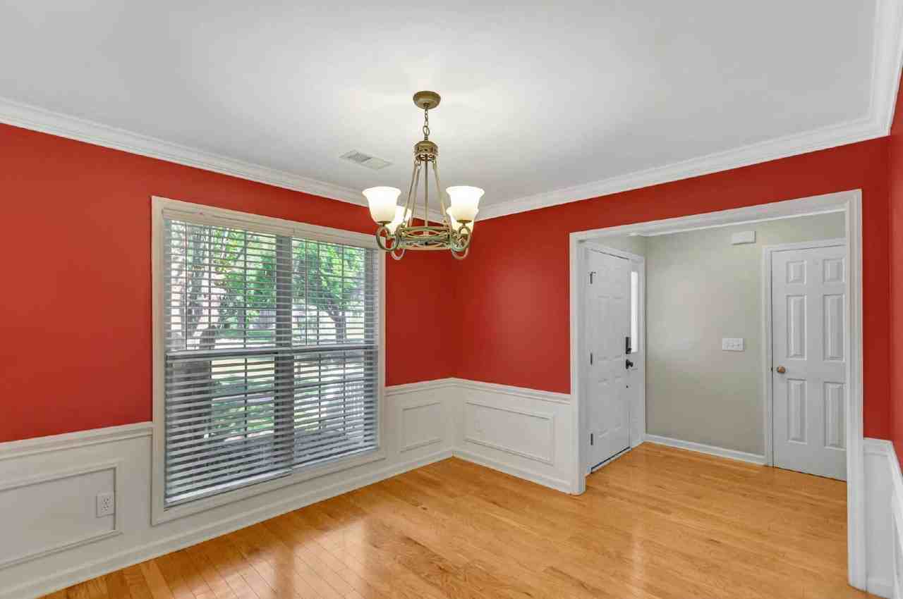 1561 Glen Erin Dr - Photo 2 of 37