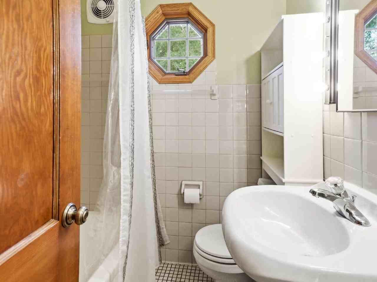 4438 Yates Ave N - Photo 6 of 20