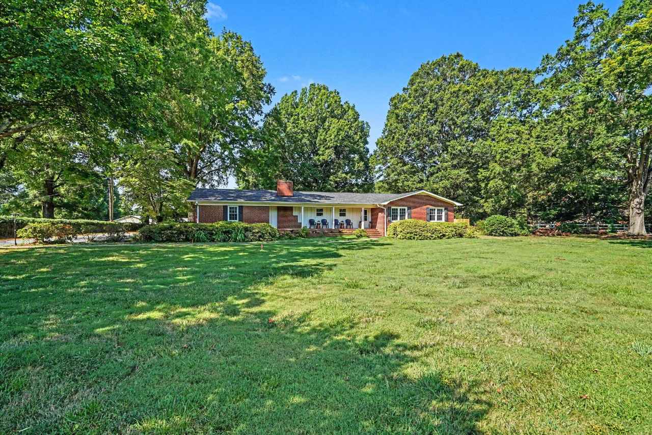 12620 Idlewild Rd - Photo 4 of 29