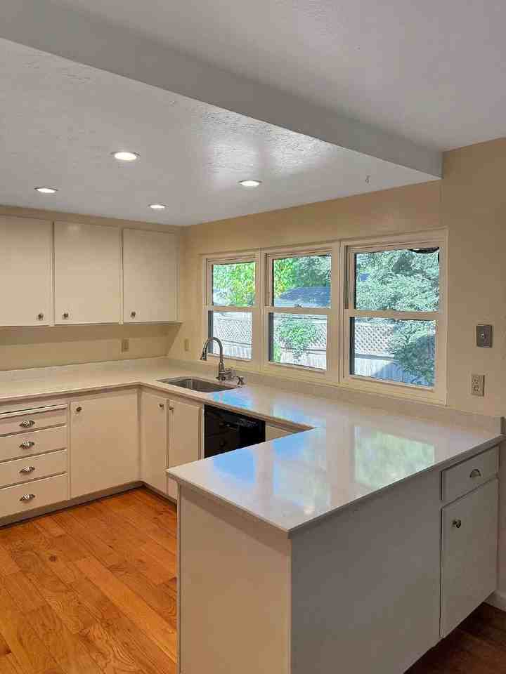 482 York Ct - Photo 2 of 31
