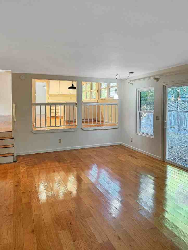 482 York Ct - Photo 7 of 31