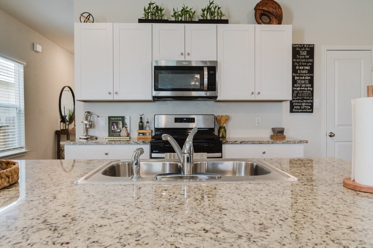 10514 Neversink Blvd - Photo 3 of 17