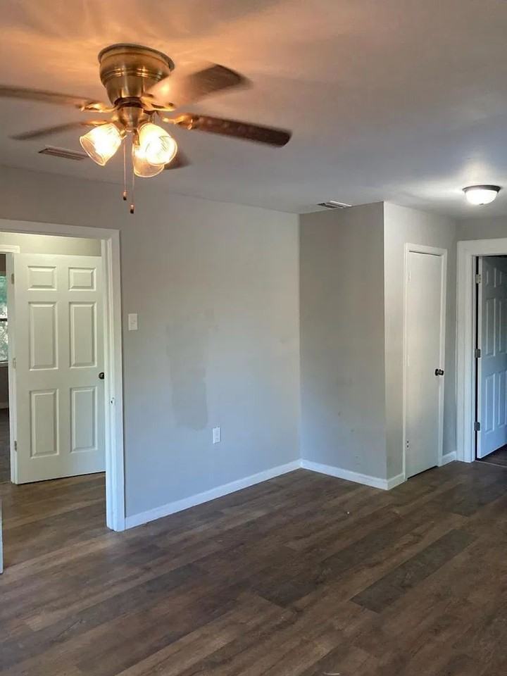 4819 Hubert St - Photo 5 of 17