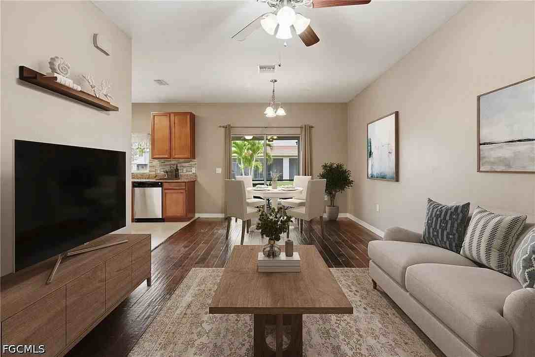 3818 Clearbrook Ln - Photo 3 of 38