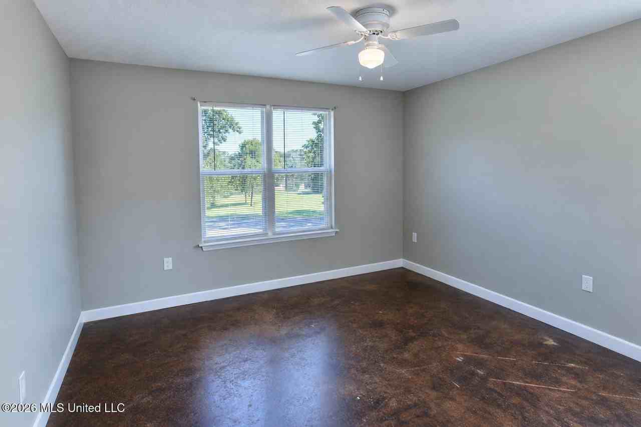 50 Plum St - Photo 5 of 15