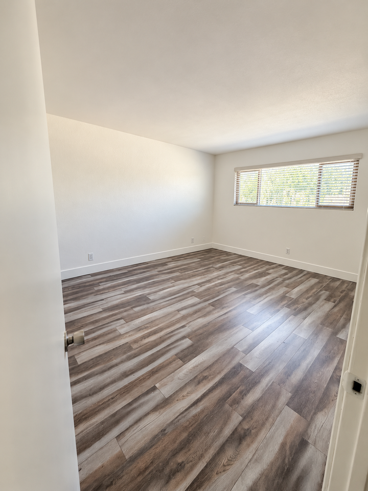 1915 S Mountain Ave #3 - Photo 4 of 4