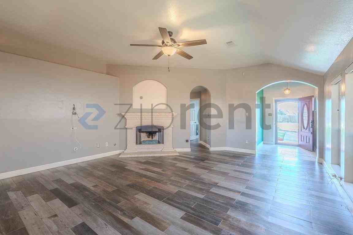 4915 Cotton Creek Dr - Photo 6 of 31