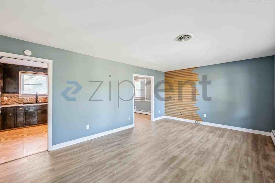 1803 S Meadow St - Photo 6 of 37