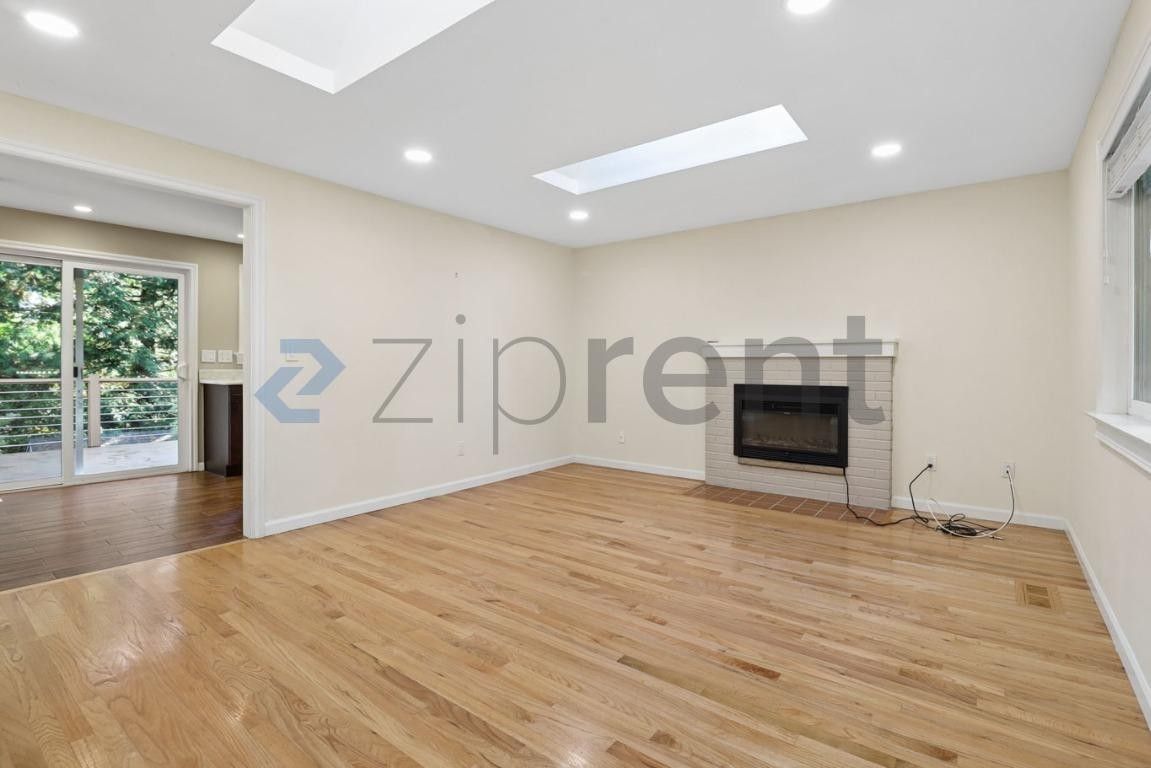 7642 138th Pl Ne - Photo 2 of 27