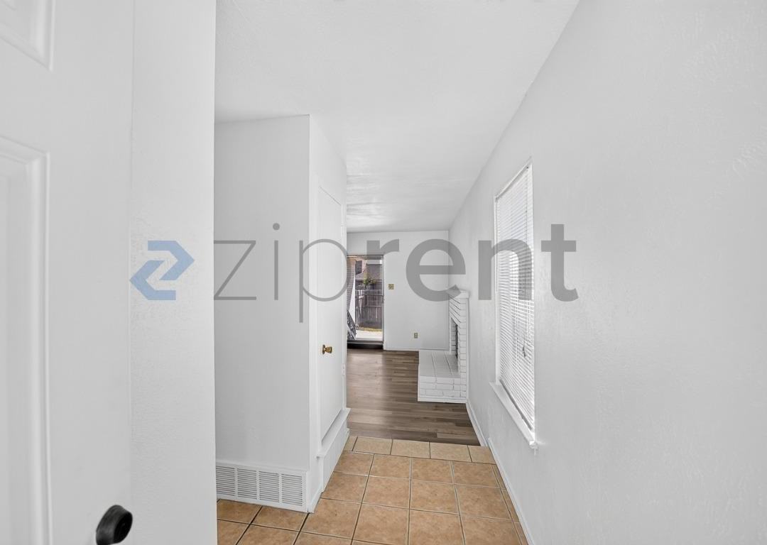 7207 Lake Country Dr - Photo 5 of 27