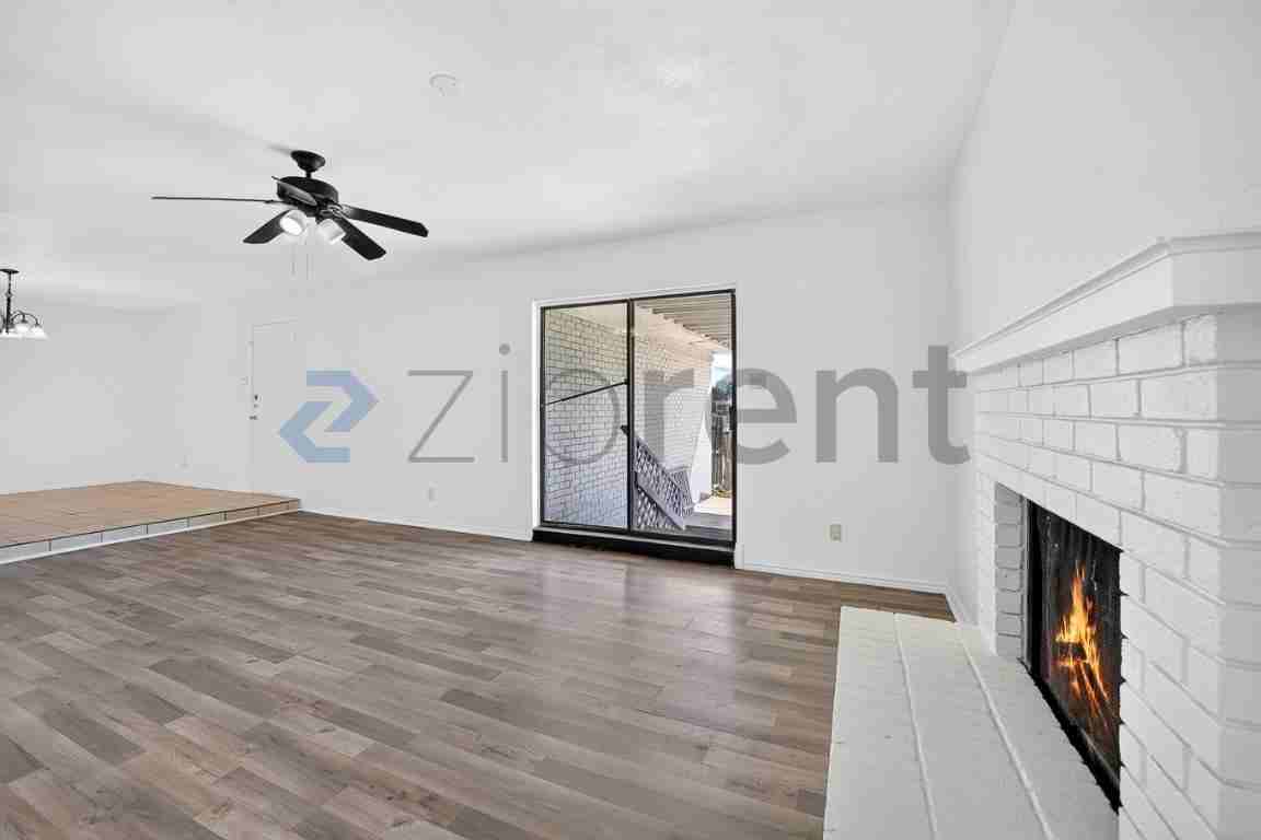 7207 Lake Country Dr - Photo 6 of 27