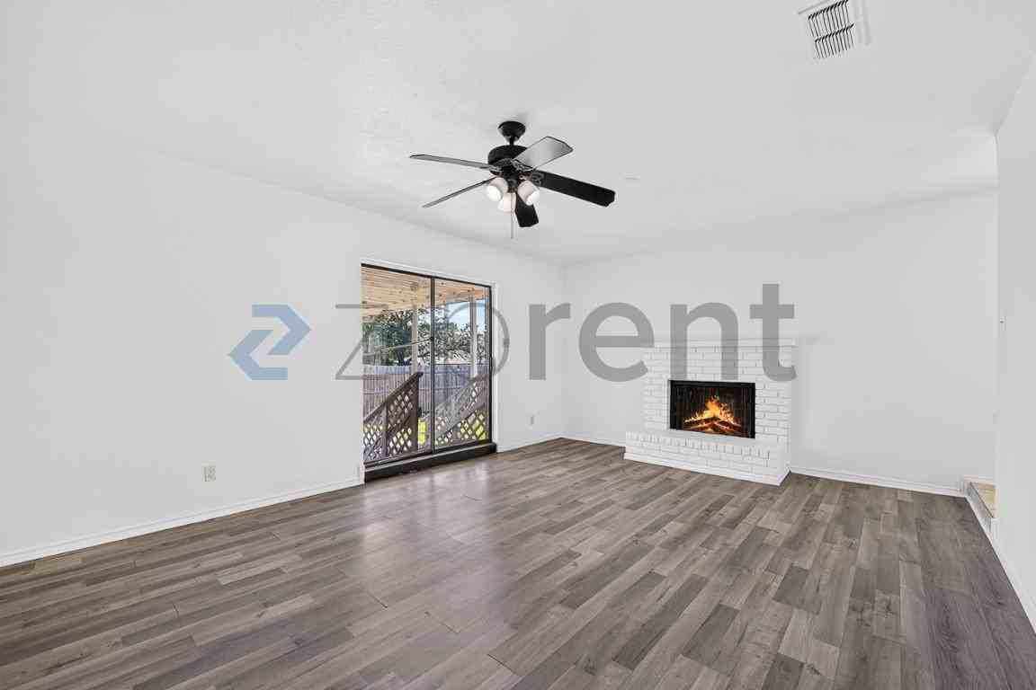 7207 Lake Country Dr - Photo 7 of 27