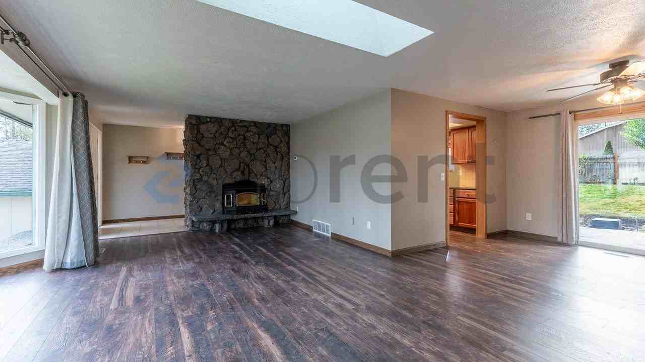8621 N Pamela St - Photo 6 of 38