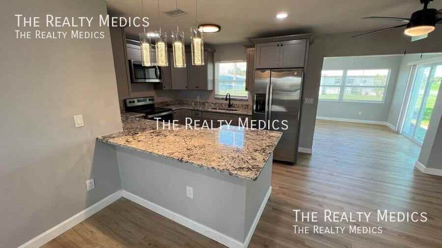 916 Juniper Ln - Photo 6 of 32