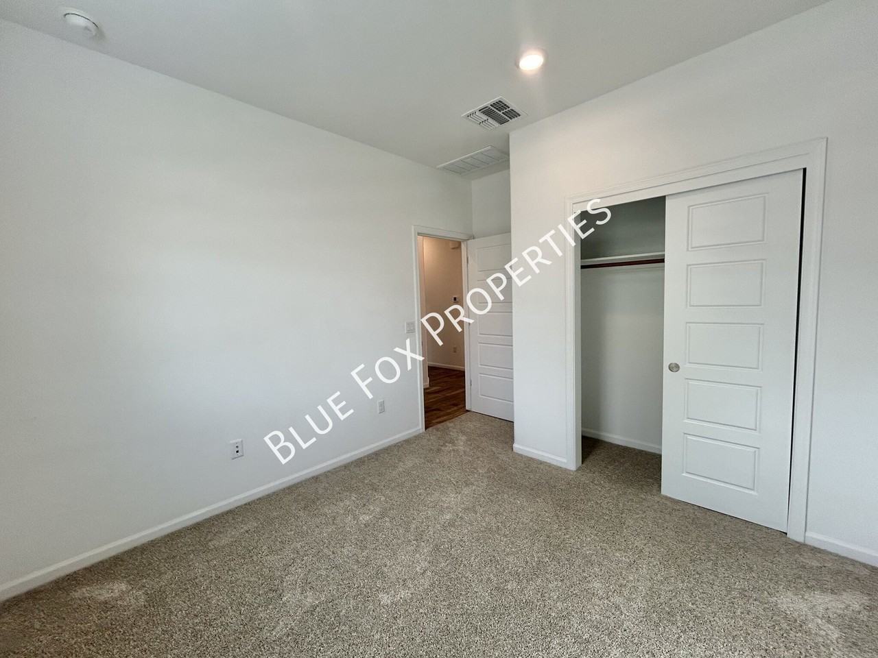 7110 W Ferntree Ln - Photo 3 of 27