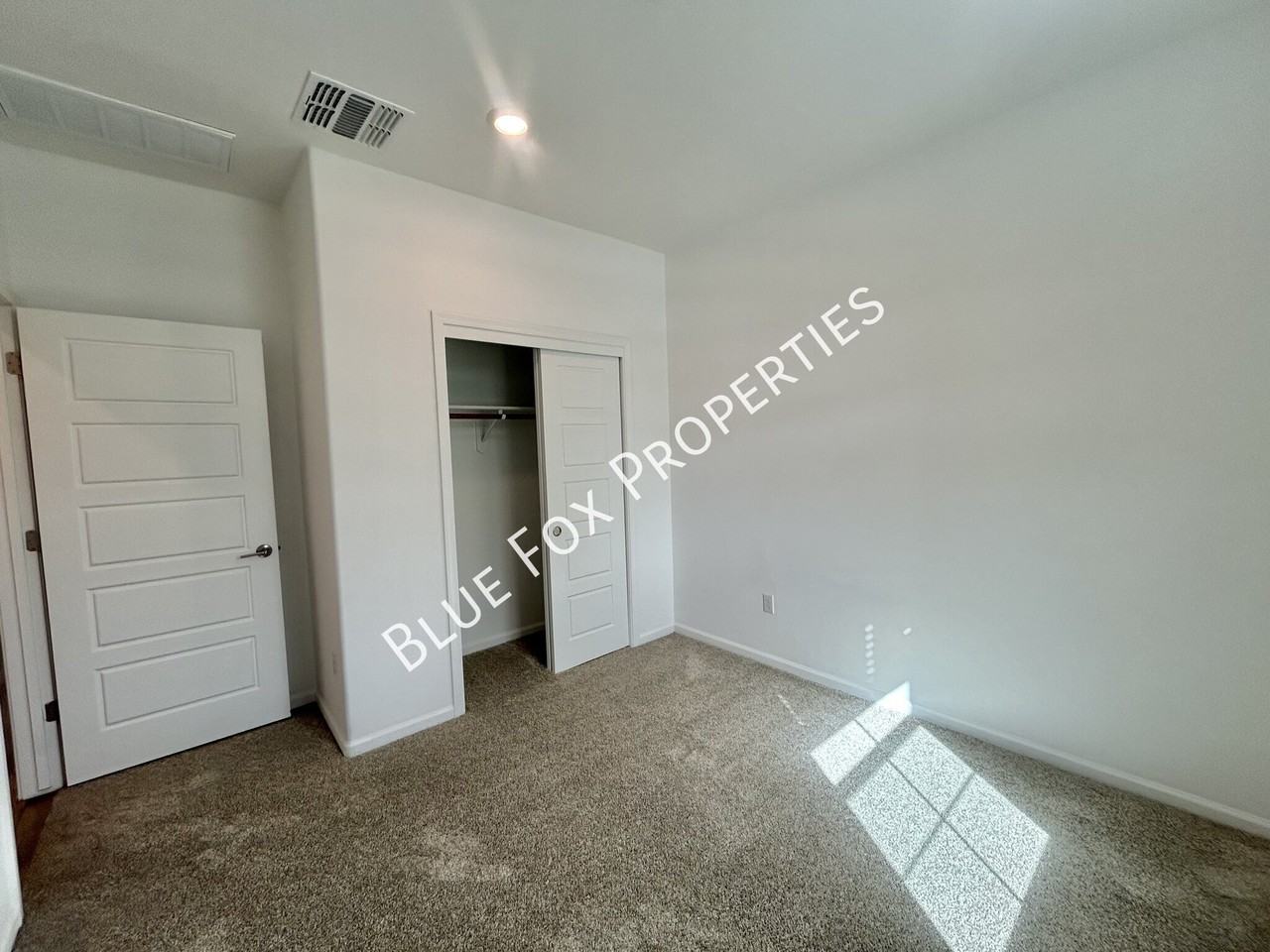 7110 W Ferntree Ln - Photo 4 of 27