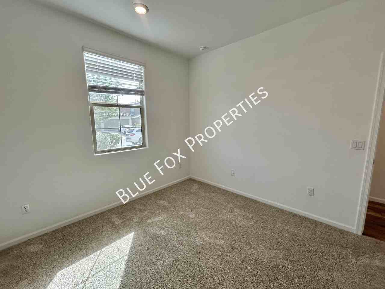 7110 W Ferntree Ln - Photo 5 of 27