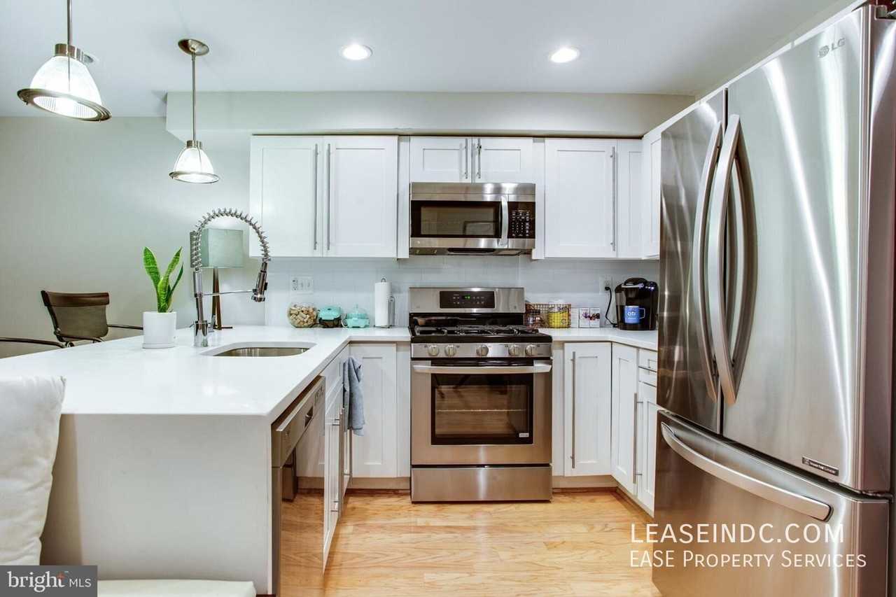 50 Rhode Island Ave Nw #B - Photo 6 of 16