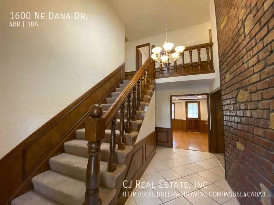 1600 Ne Dana Dr #1600DANA - Photo 3 of 11