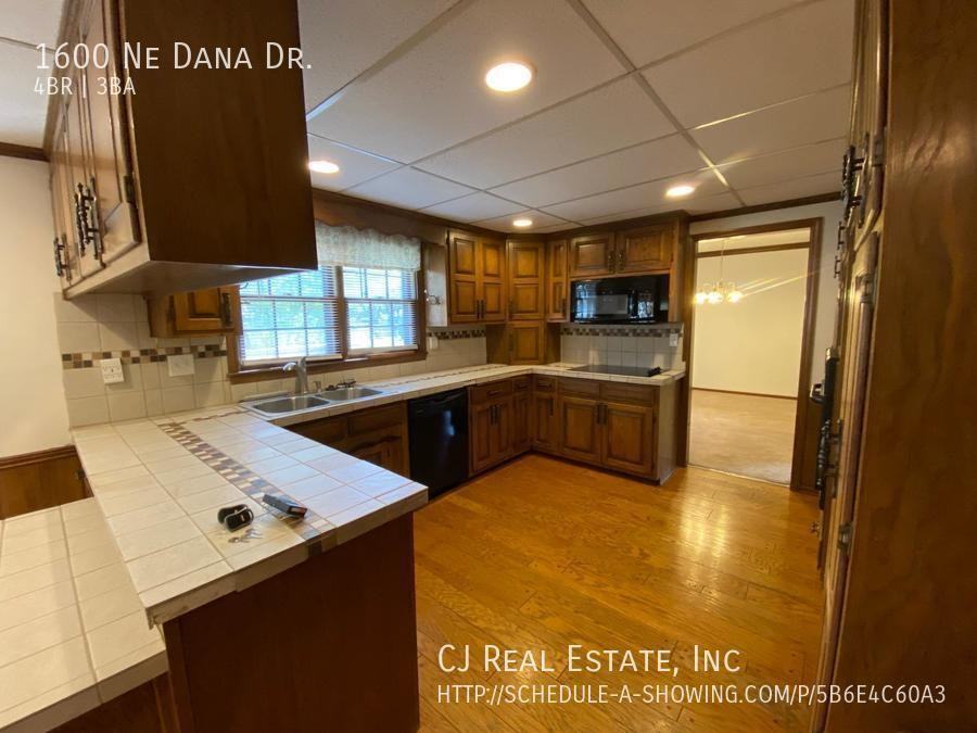 1600 Ne Dana Dr #1600DANA - Photo 7 of 11