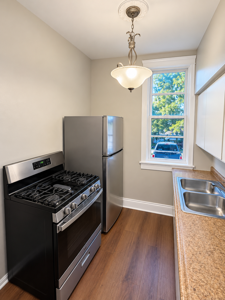 332 Raymond St #1 - Photo 5 of 9