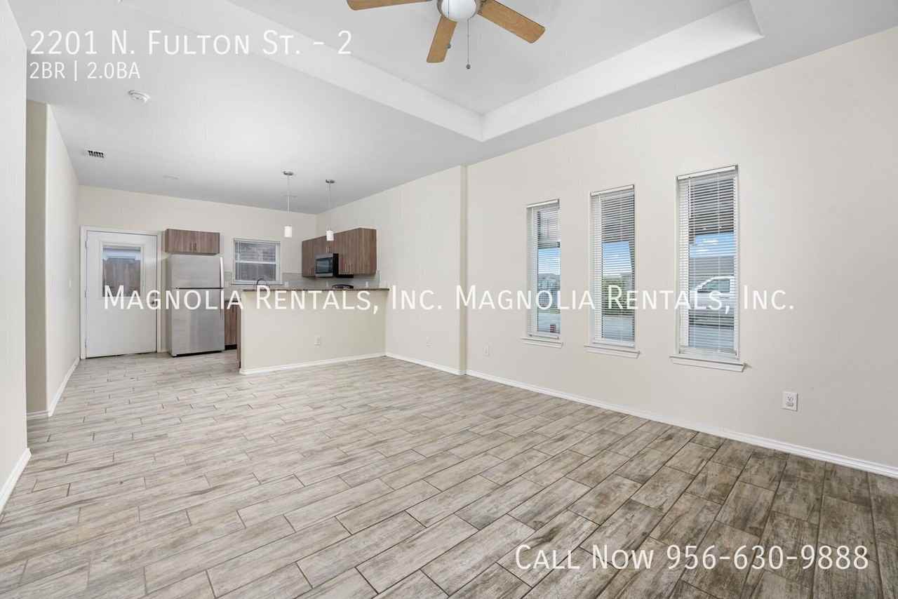 2201 N Fulton St #2 - Photo 4 of 30