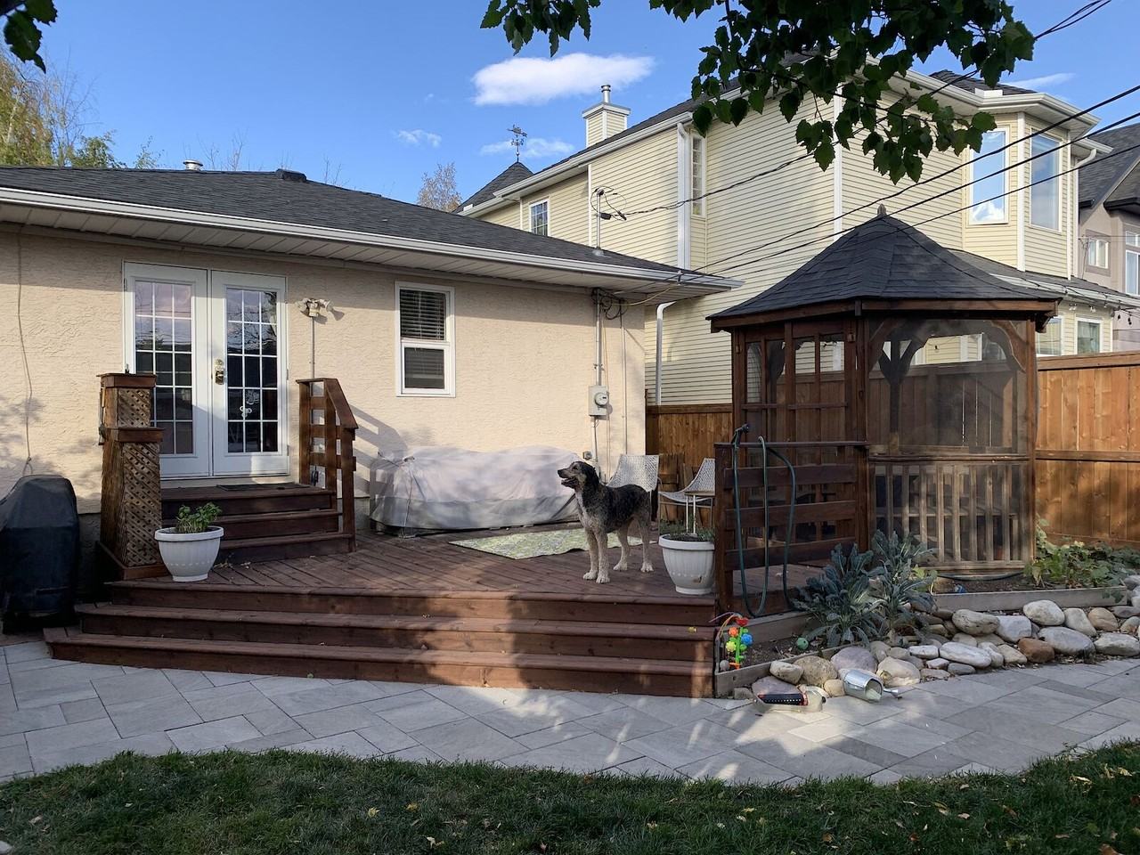 2747 16 Ave Sw - Photo 7 of 34