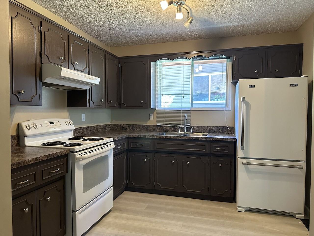 89 -89 Bearberry Close Nw - Photo 3 of 19