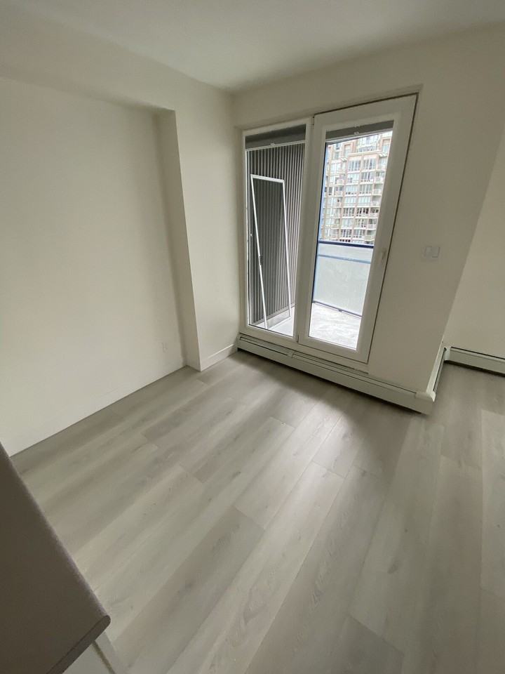 1067 Seymour St - Photo 3 of 10