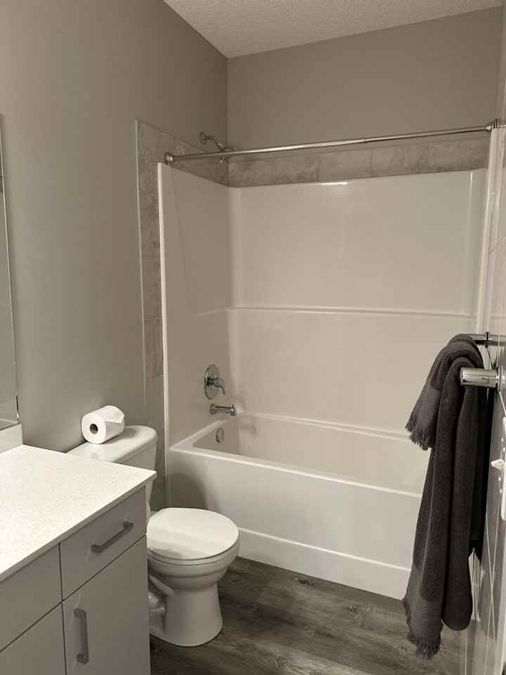 1818 - 1818 Rutherford Rd Sw - Photo 2 of 11
