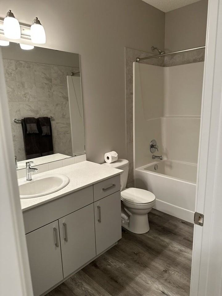 1818 - 1818 Rutherford Rd Sw - Photo 4 of 11