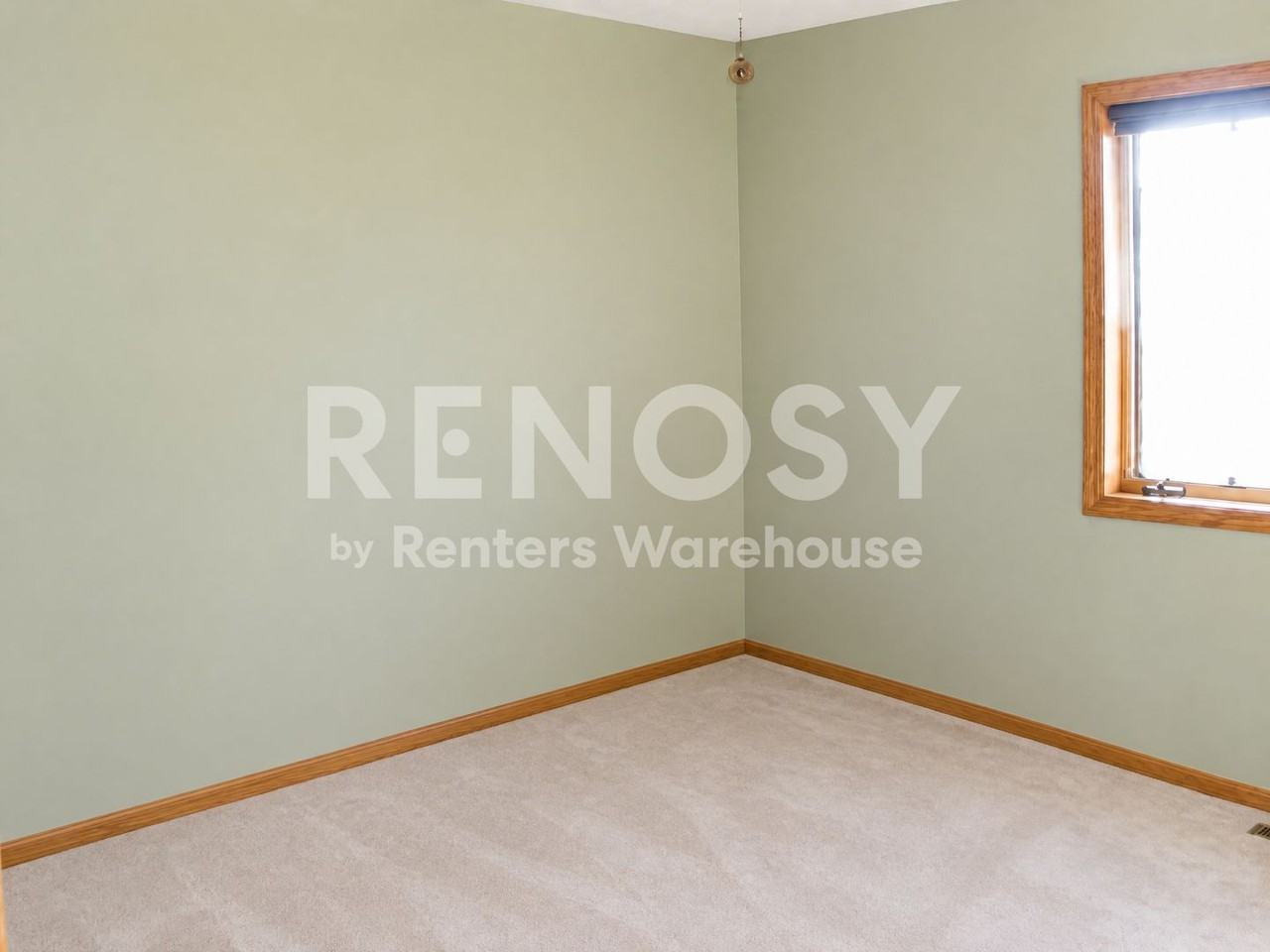 7091 Deerwood Ln N - Photo 5 of 8
