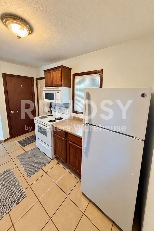 5209 Colfax Ave N - Photo 4 of 11