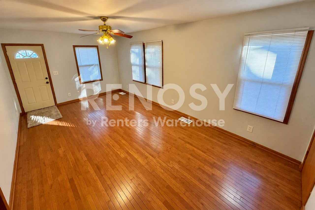 5209 Colfax Ave N - Photo 5 of 11