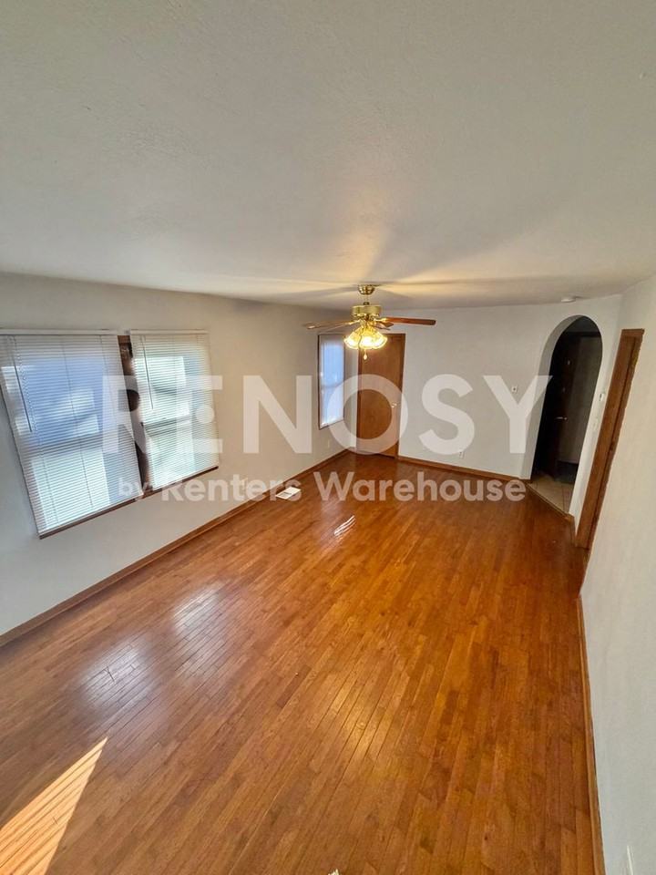 5209 Colfax Ave N - Photo 6 of 11