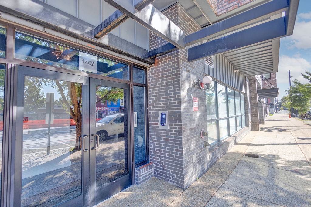 1402 H St Ne #505 - Photo 2 of 24