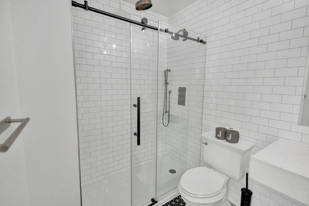 1402 H St Ne #505 - Photo 5 of 24