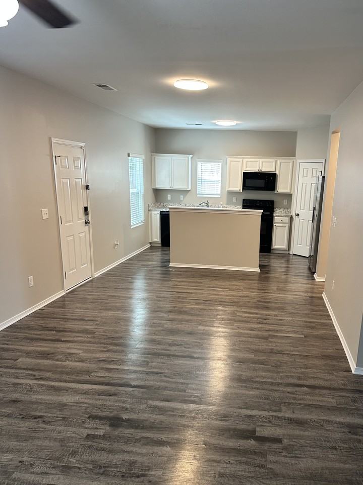 295 Oak Leaf Cir #NA - Photo 5 of 18